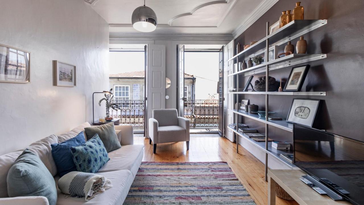 Porto 61 - Bright 2Br W/ Balcony By Lovelystay Luaran gambar