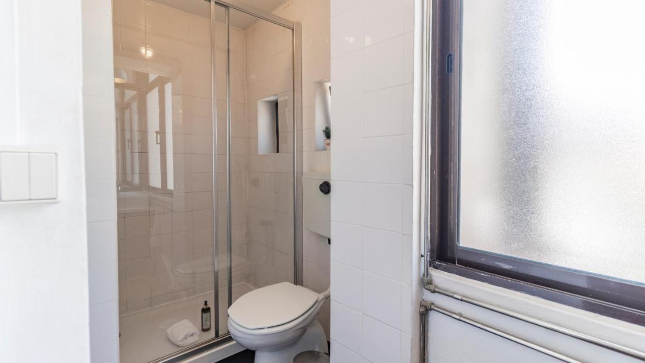 Porto 61 - Bright 2Br W/ Balcony By Lovelystay Luaran gambar