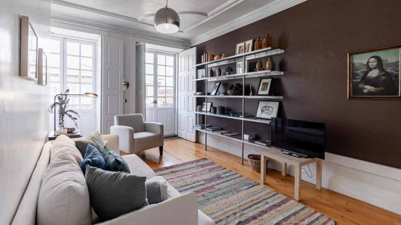 Porto 61 - Bright 2Br W/ Balcony By Lovelystay Luaran gambar