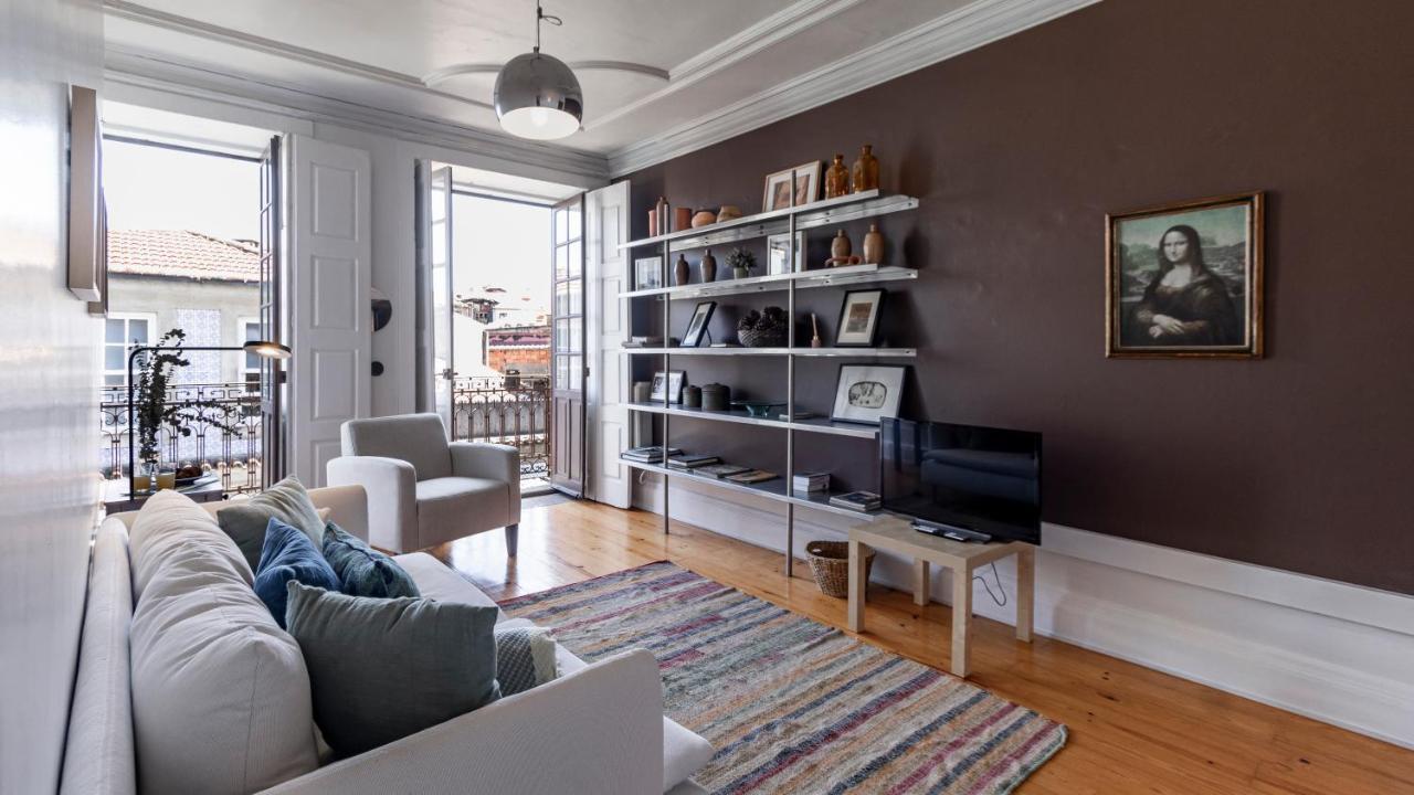 Porto 61 - Bright 2Br W/ Balcony By Lovelystay Luaran gambar