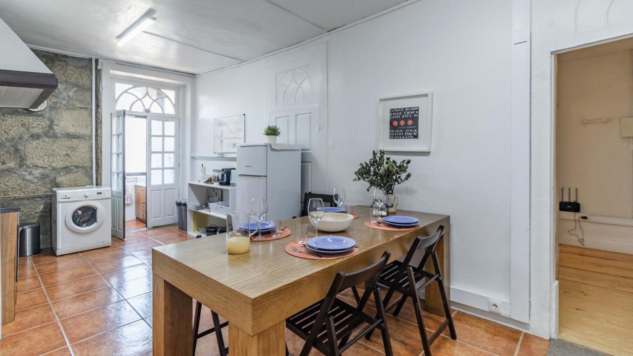 Porto 61 - Bright 2Br W/ Balcony By Lovelystay Luaran gambar